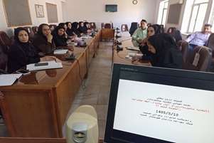 نشست کمیته شیر مادر با تأکید بر توسعه فرهنگ تغذیه با شیر مادر و تقویت همکاری‌های بین‌بخشی در مرکز بهداشت اقلید
